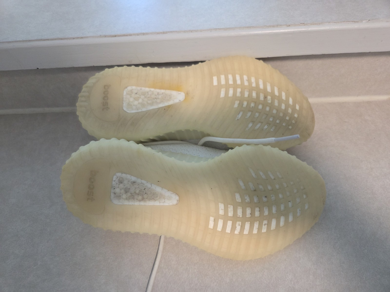 Adidas Yeezy Boost 350 v2 Cream Triple White No Insoles