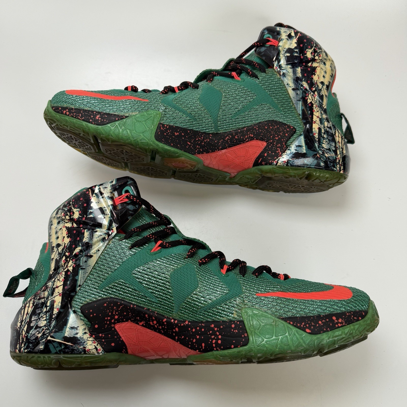 Size 10 – Nike LeBron 12 Xmas Akron Birch