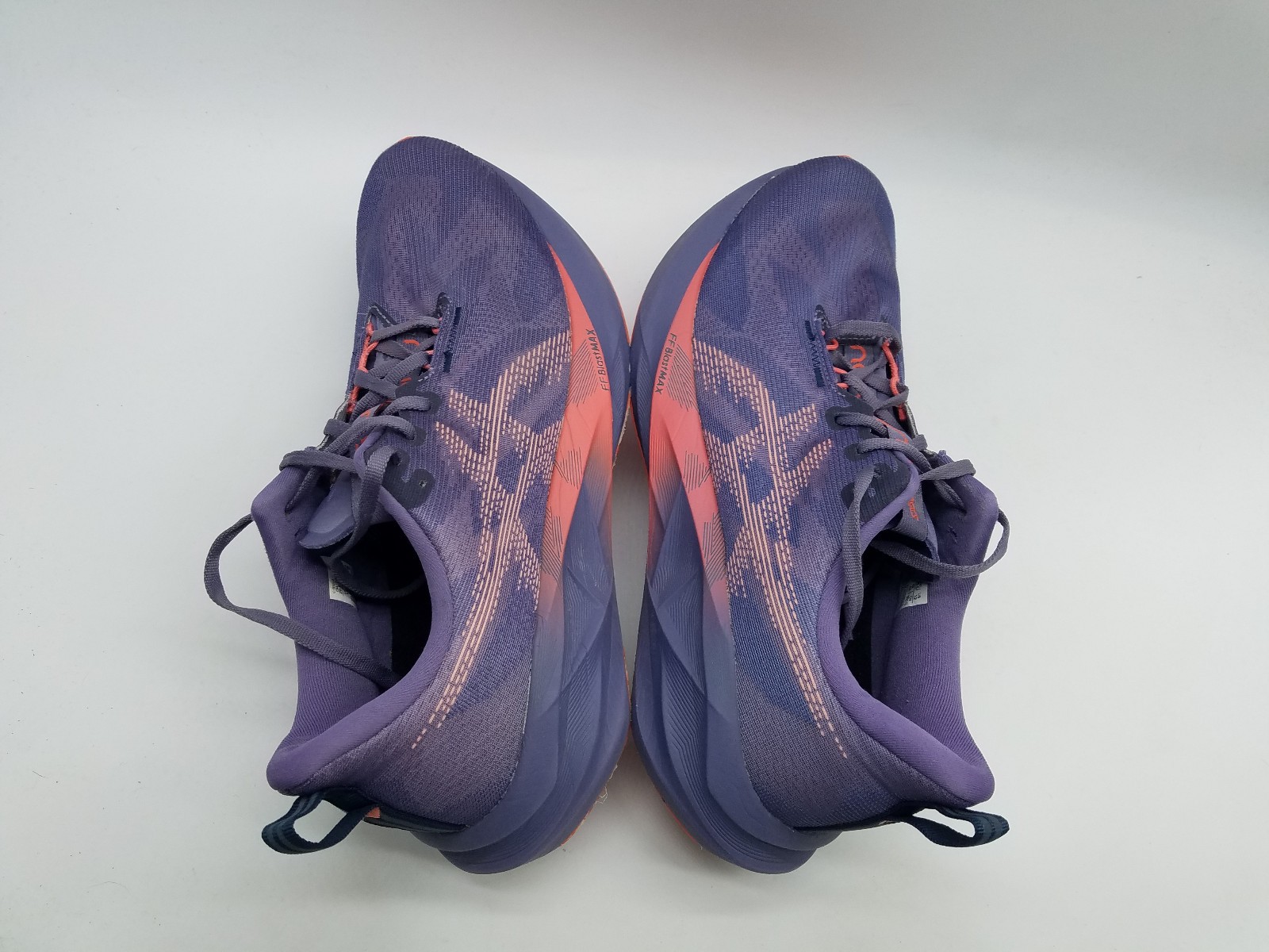 Asics Novoblast 5 Men’s Size 12 Running Shoes Greyish Purple Coral Reef