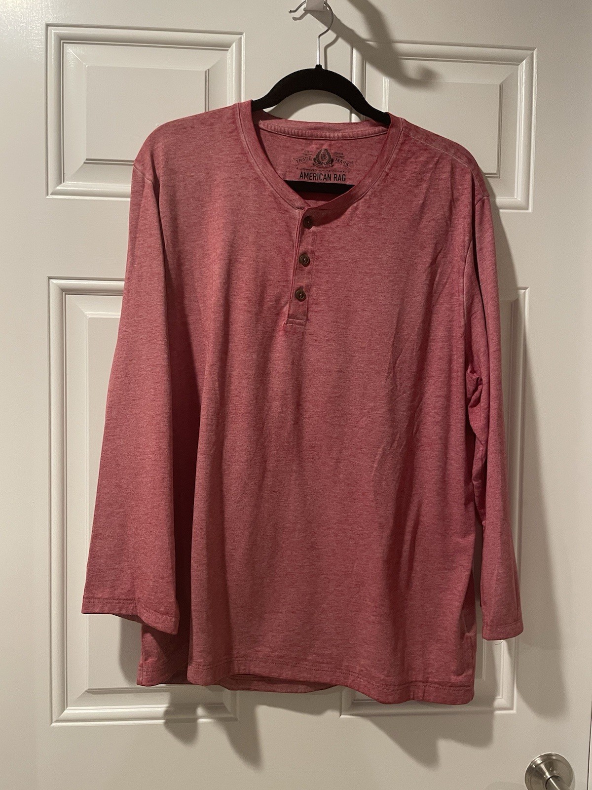 Men’s “American Rag” Henley, Size XL, tie/dye Red, 3 button placket