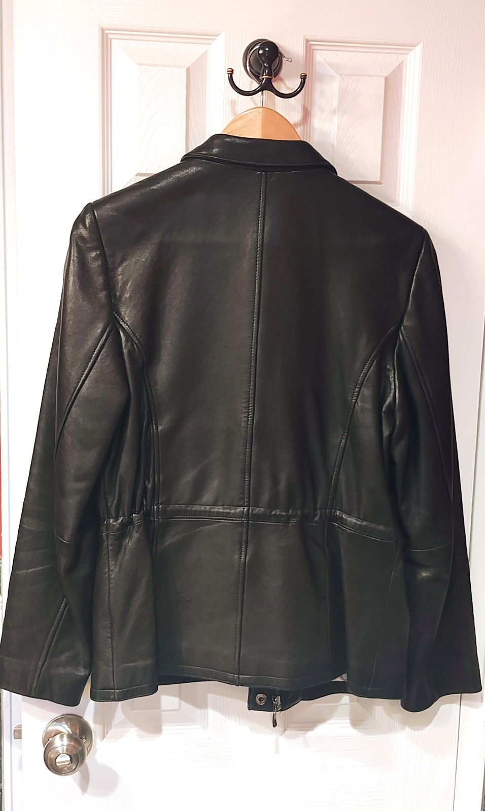 LIZ CLAIBORNE GENIUNE LEATHER JACKET (S) BLACK