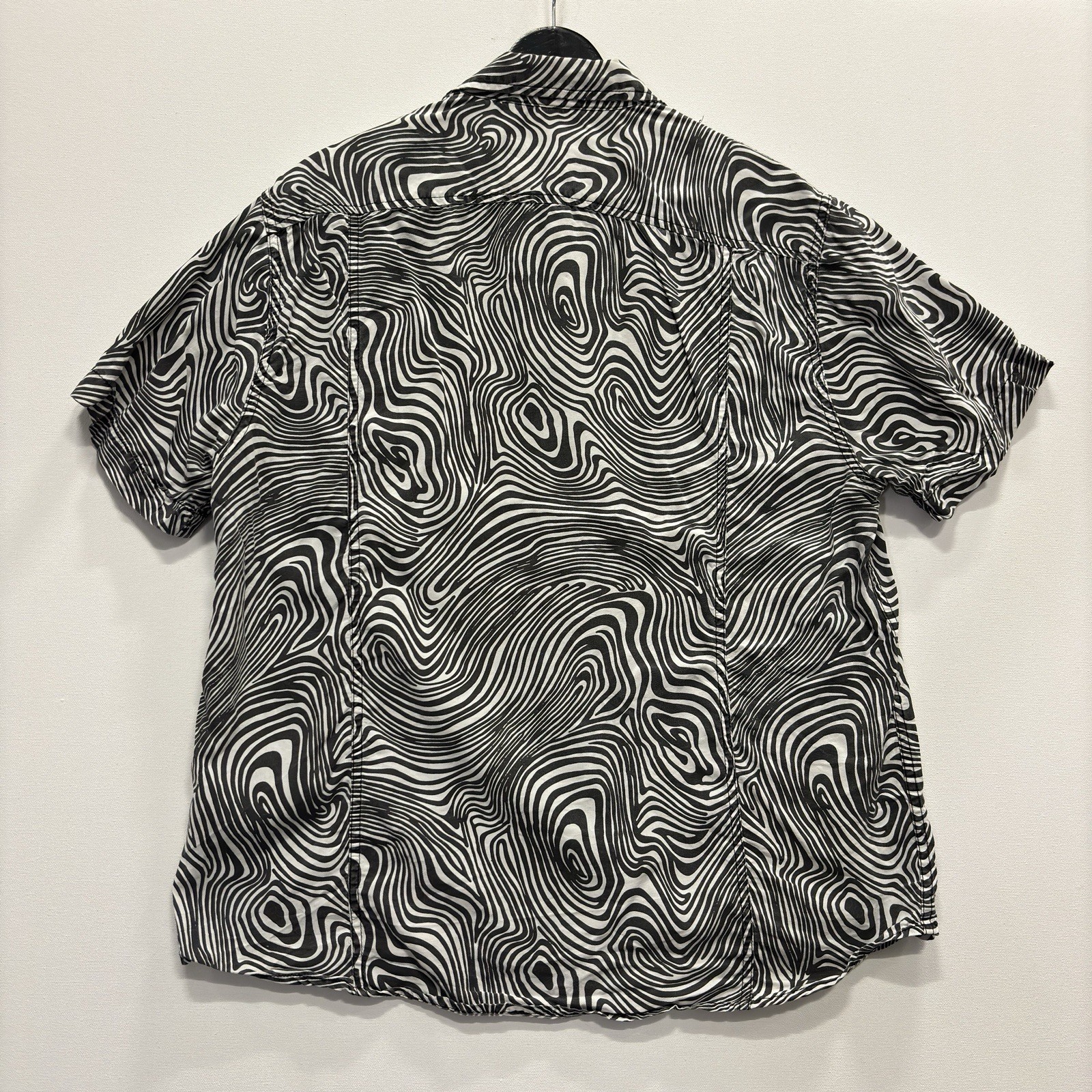 Corridor NYC Mens Contour Camp Collar Shirt Button Size Medium EUC Swirl Black