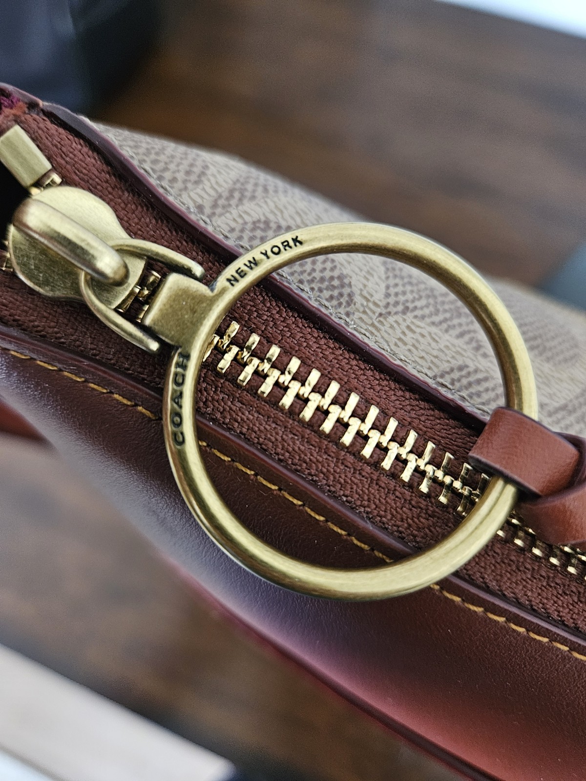 Coach Chaise Signature Logo Brown