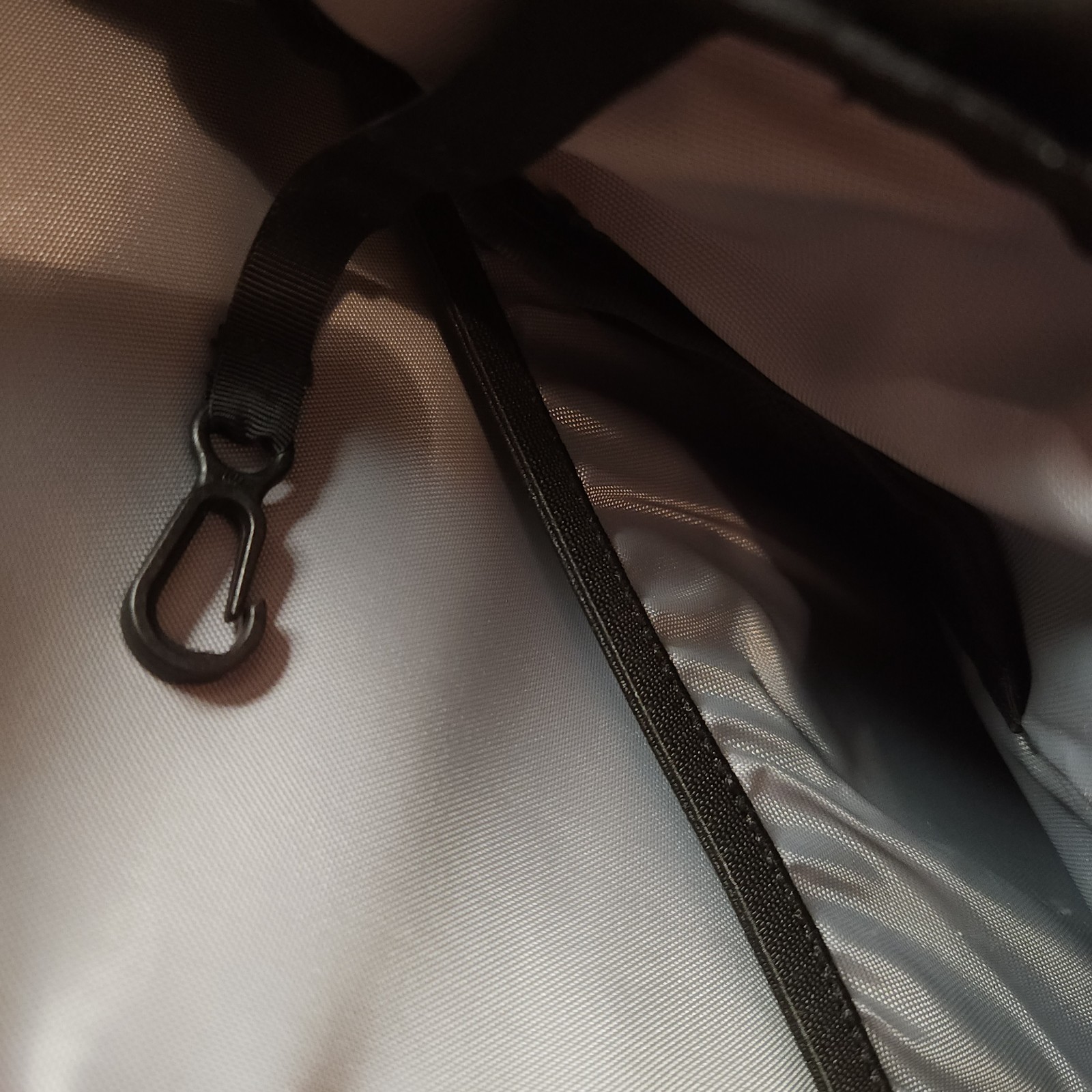 Patagonia Atom 8L Sling Bag Black Gray Crossbody Bull Skull Patch Hiking Travel