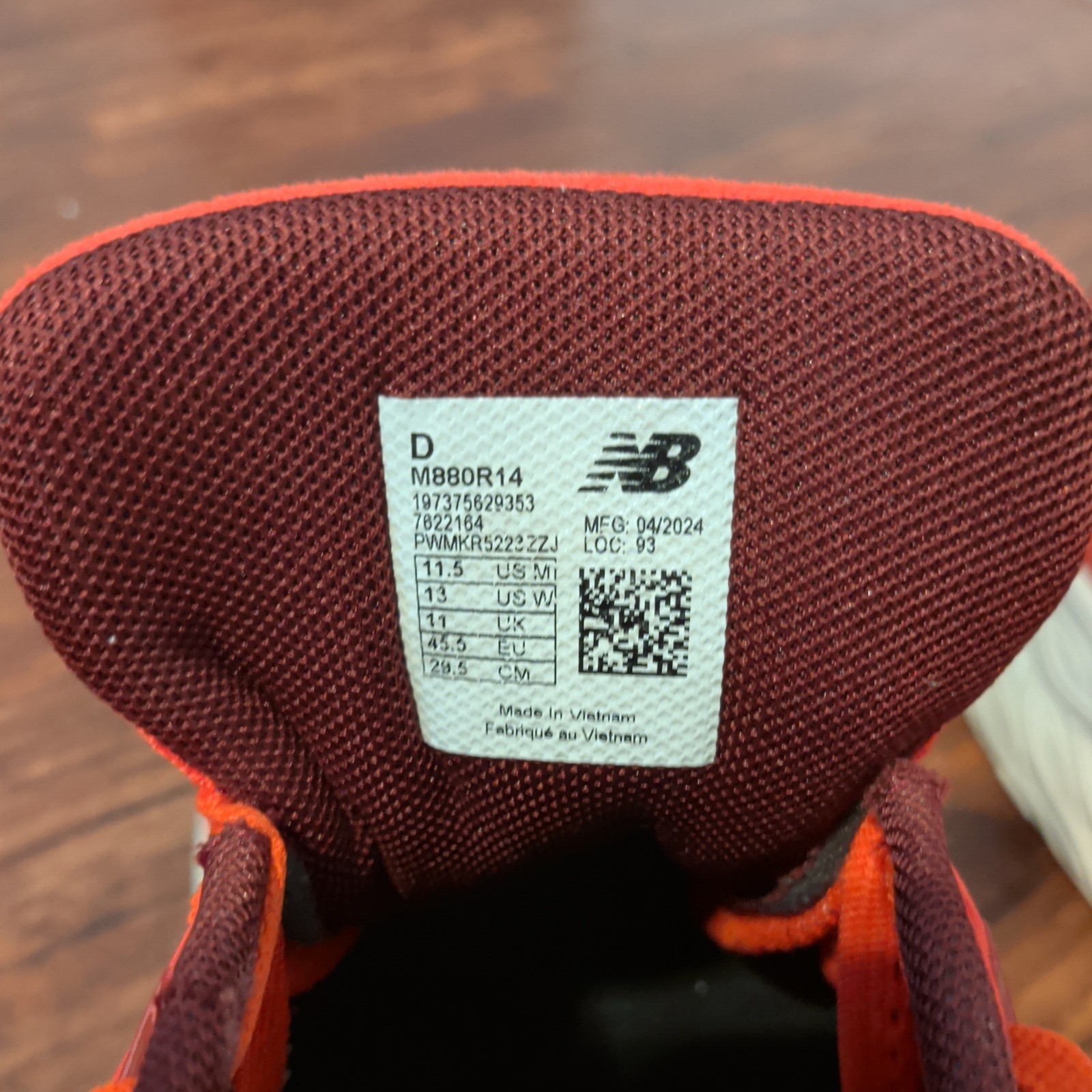 Used New BalanceMens Fresh Foam X 880 V14 Neo Flame , US 11.5