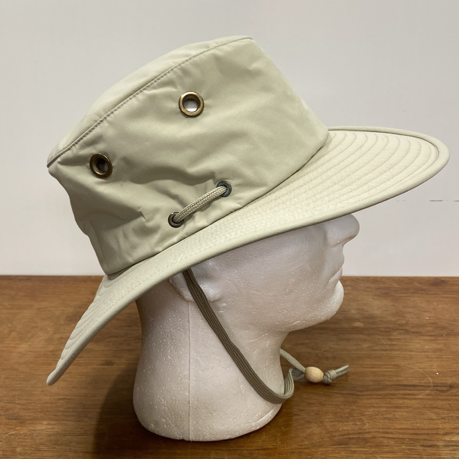 The Tilley Hat Endurables Size 7? 22” Khaki Sun Hat Safari Travel Made in Canada