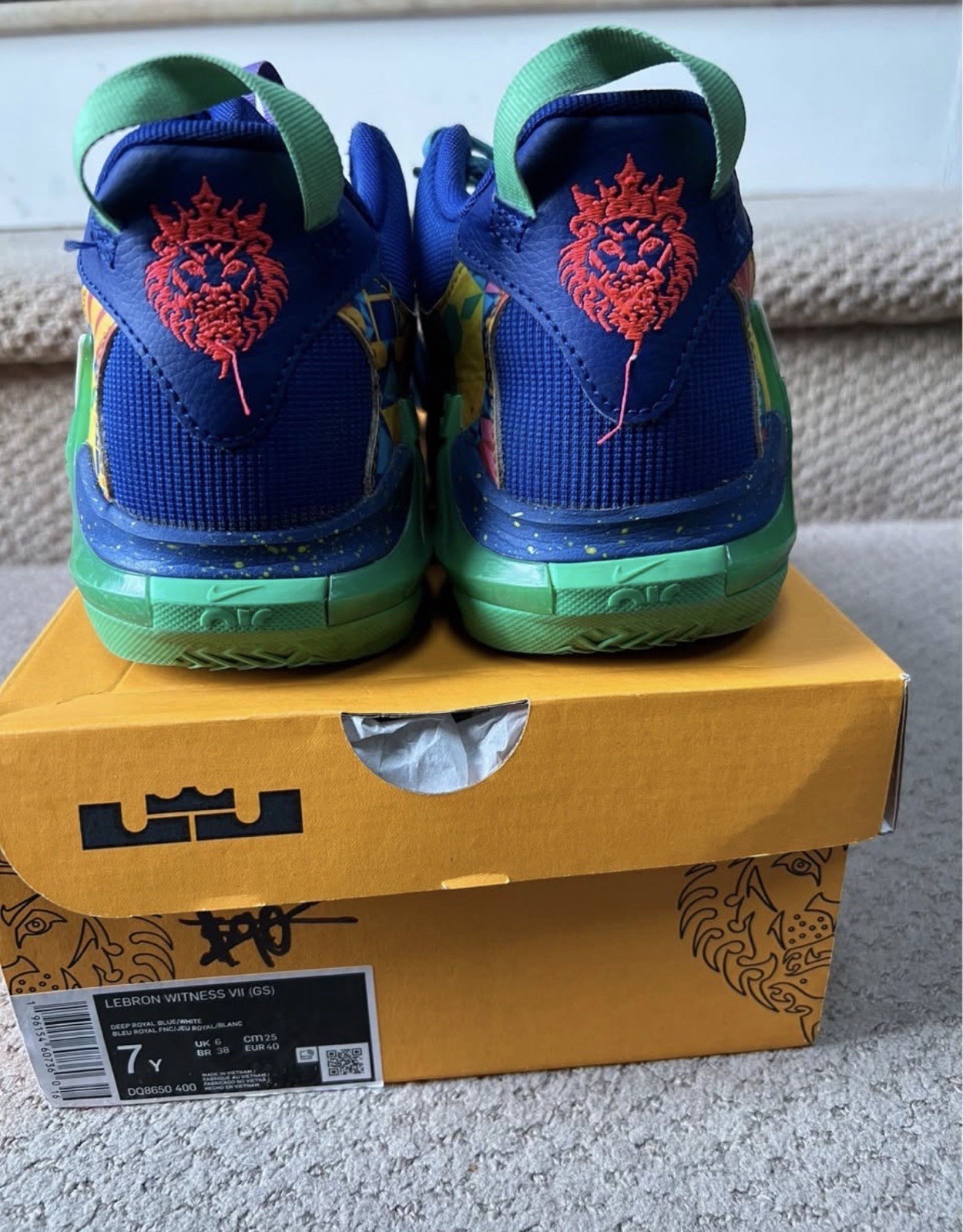 LeBron Witness VII size 7