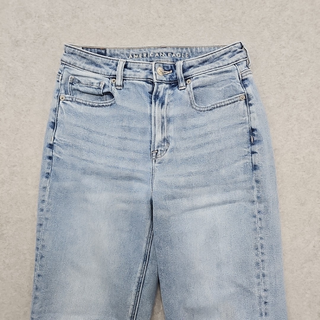 American Eagle Jeans Women’s Sz 4 Blue Strigid Mom High Rise Straight Light Wash