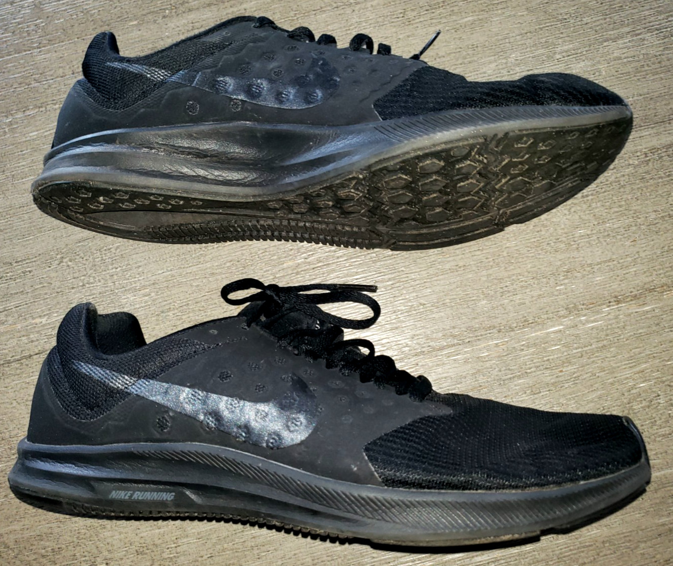Nike womens size 12 medium black on black swosh Sneakers shoes foot wear super!!
