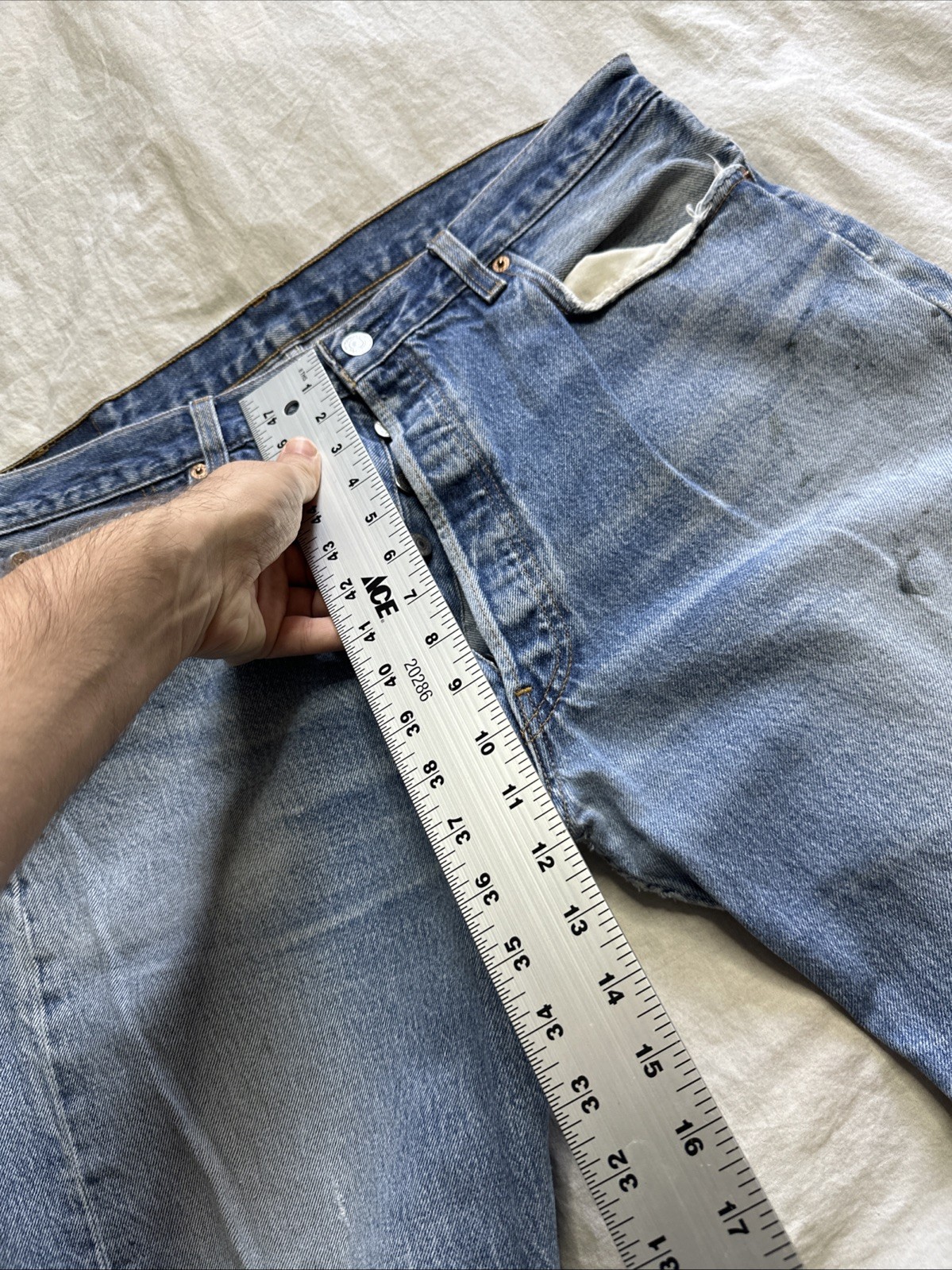 Vintage Levi’s 501 Blue 90s USA Button Fly 1990s Men’s 501xx 36X29 Distressed
