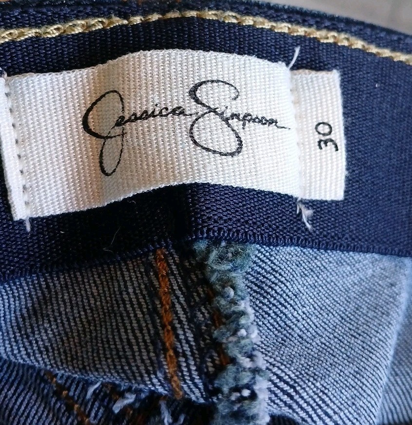Jessica Simpson jeans Sz 30W x 29L Pull- Ons Elastic Waist Flare Leg
