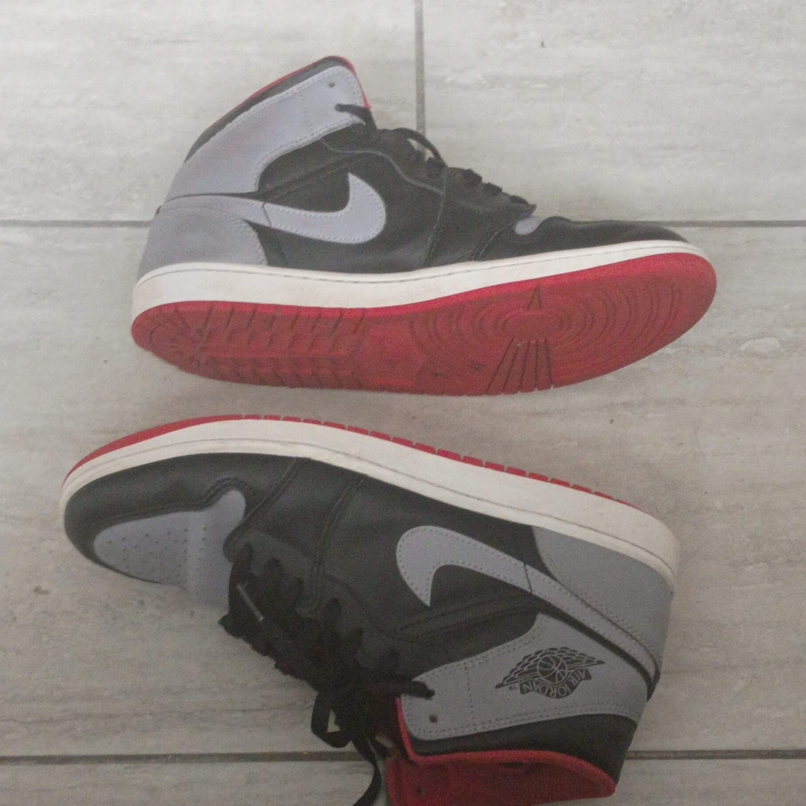 Jordan Air Jordan 1 Mid Bred Shadow Mid-Top Leather Black/Gray/Red DQ8426-006