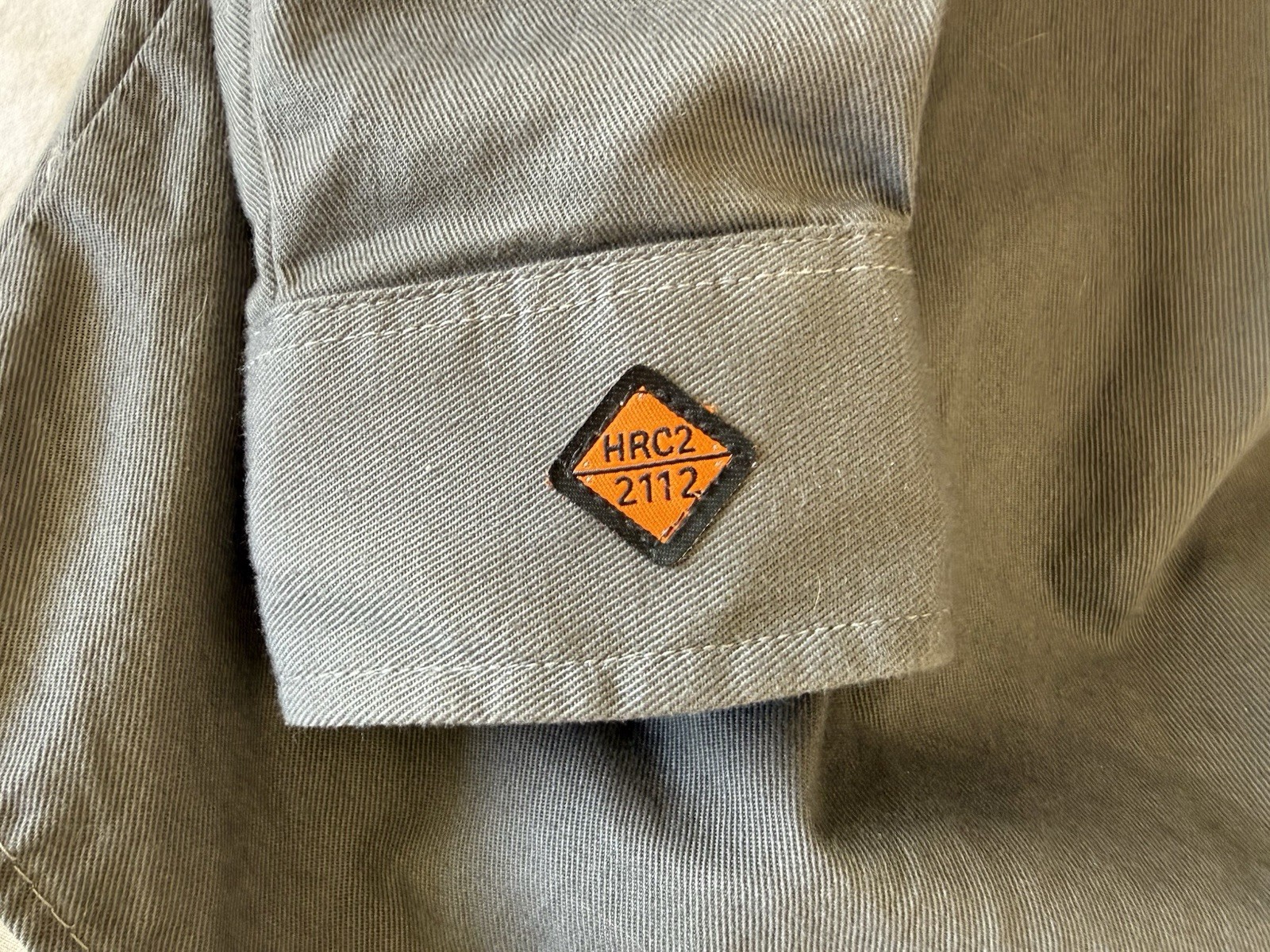 Wrangler Men’s FR Shirt Size Medium, Grey, Button-Up, Riggs Workwear