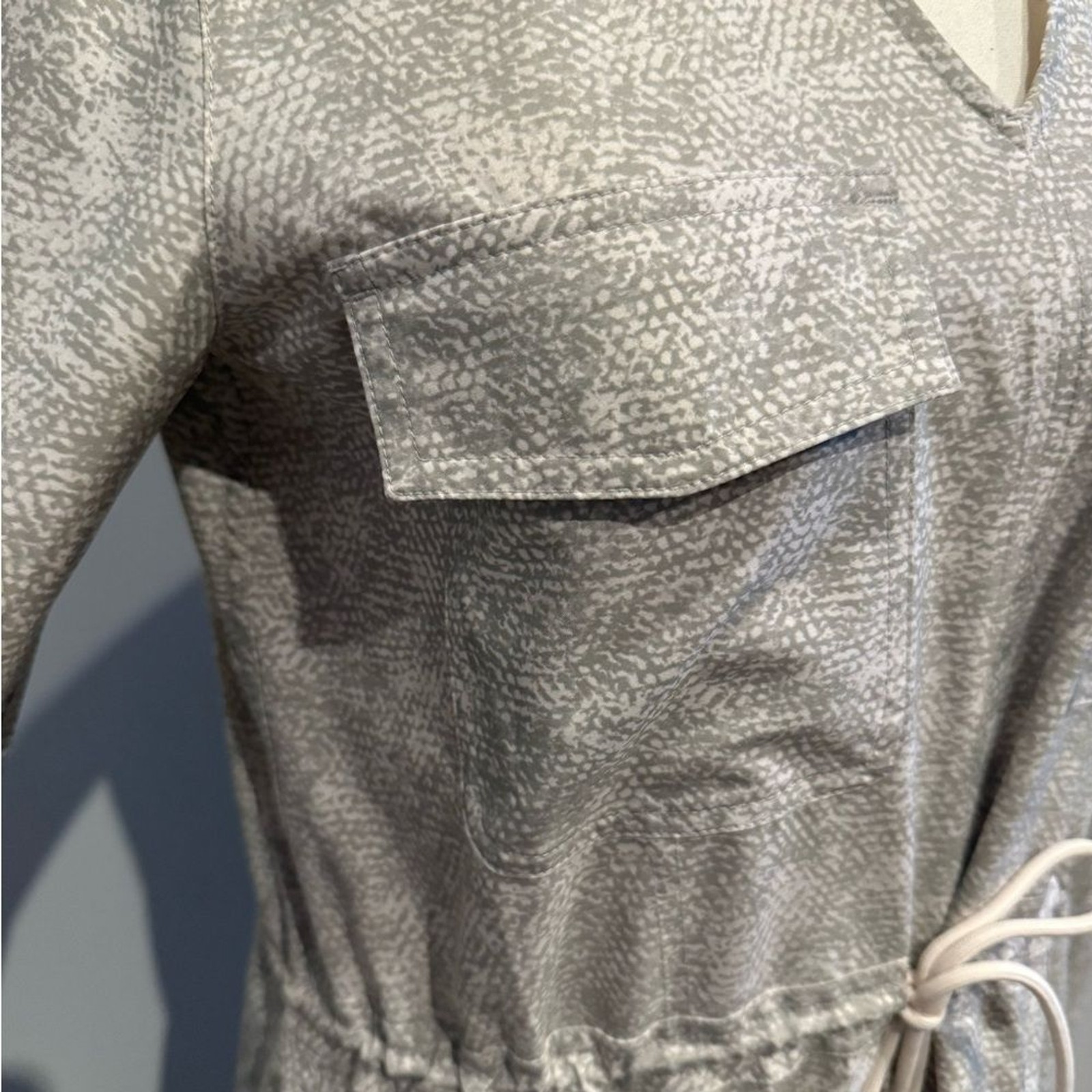 Athleta | Zuma Light Gray Long Sleeve athletic dress size XS