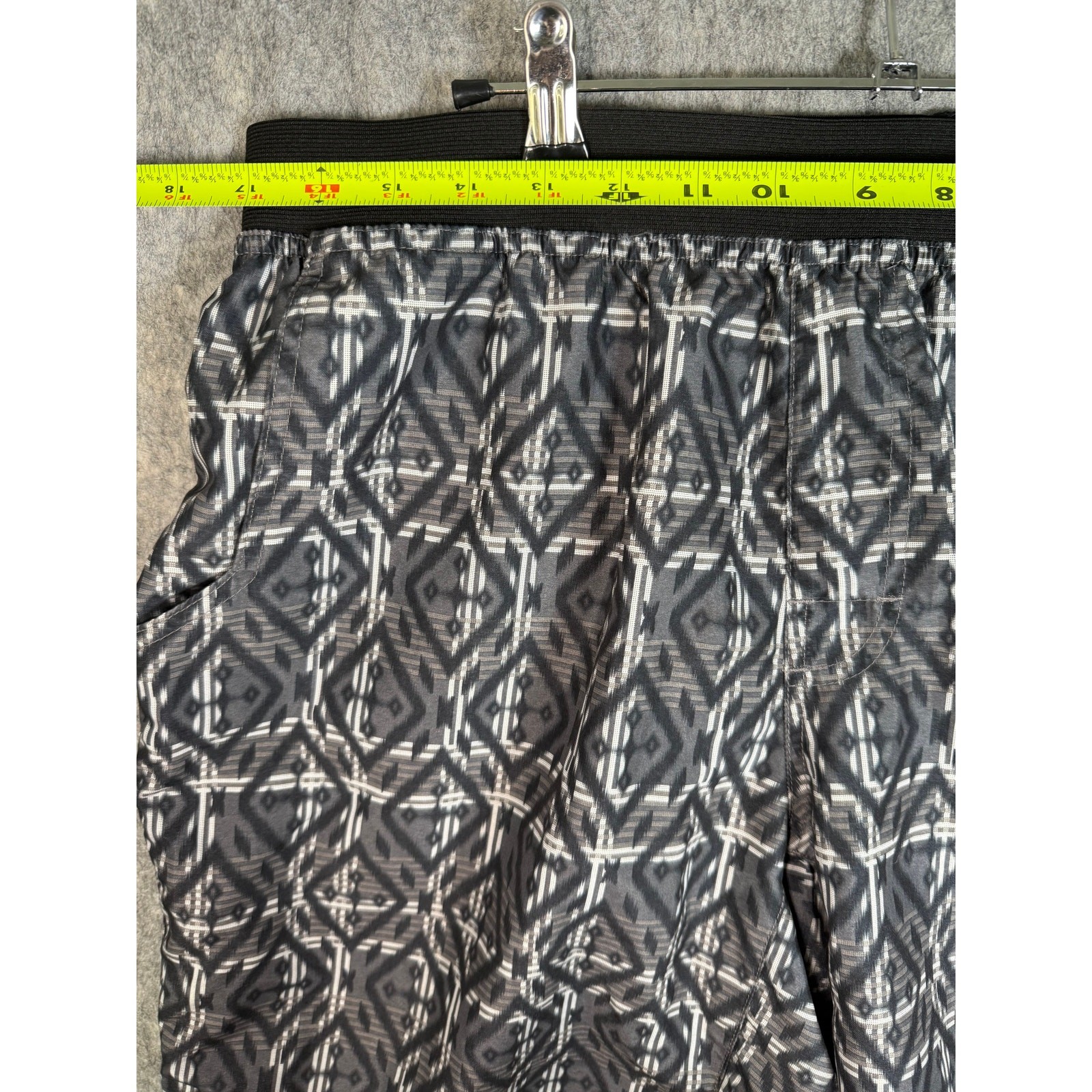 prAna Mens Mojo Athletic Geometric Shorts Size Large Mixology Gravel