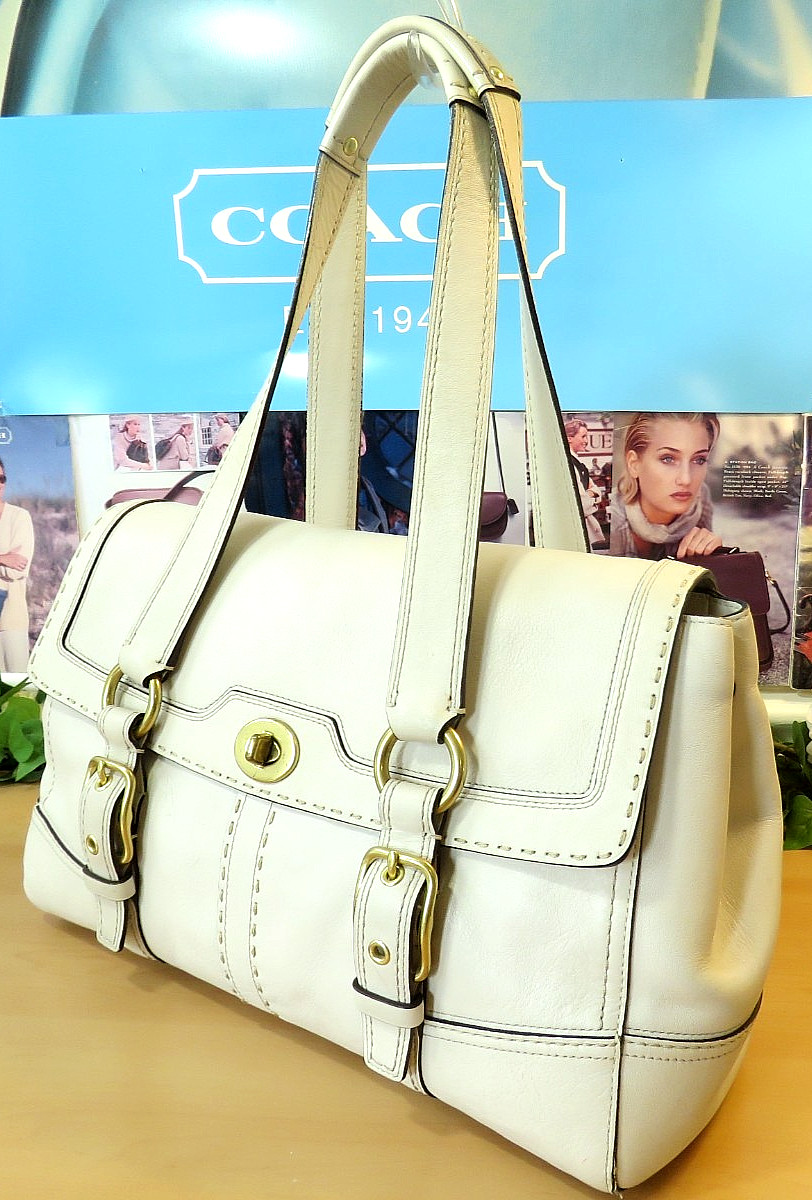 Vintage! PRETTY EVERDAY COACH OFFWHITE BAG; CONTRAST STITCHING & BRASS HARDWEAR!