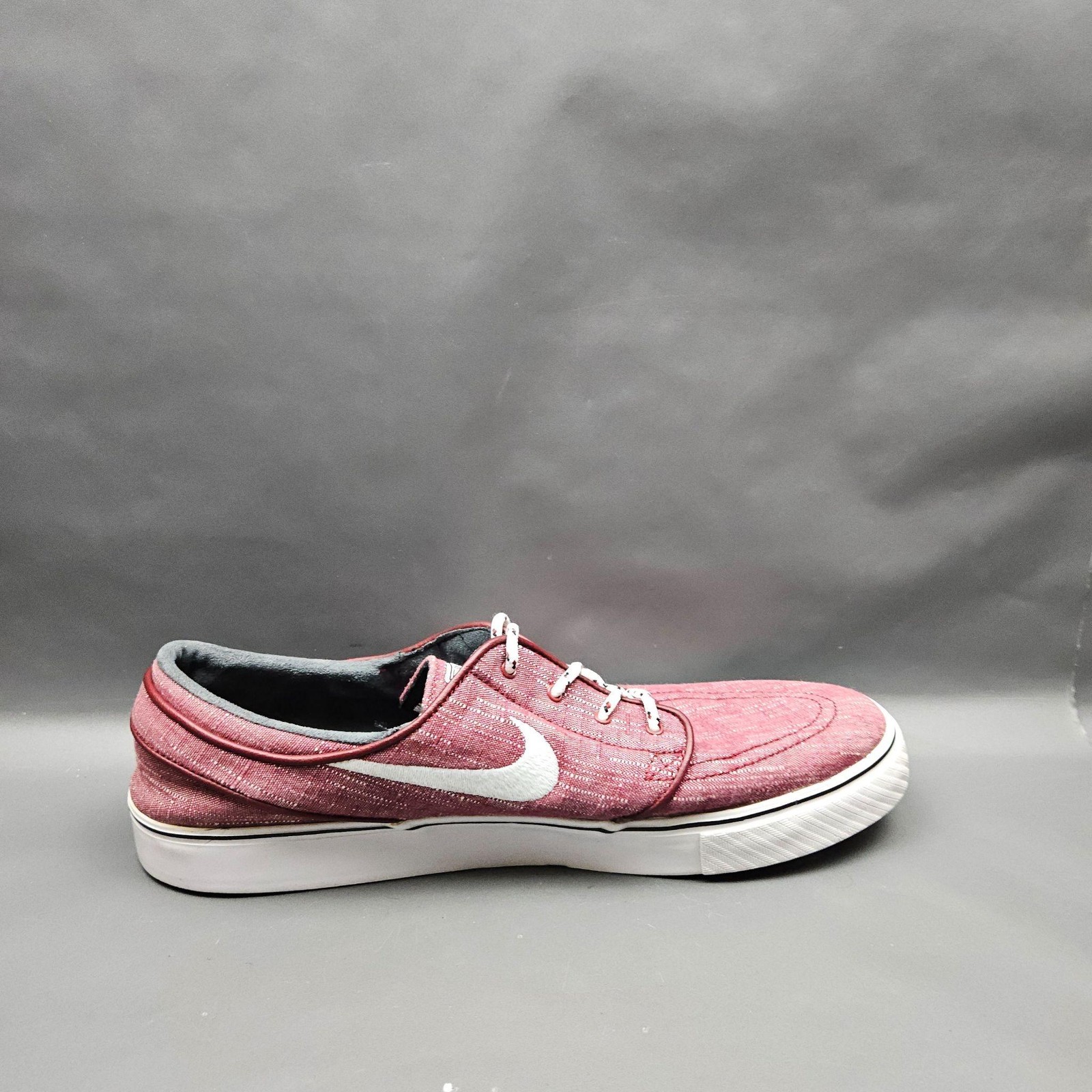 Nike SB Zoom Stefan Janoski Mens Shoes Size 13 Red Canvas Skateboard Sneakers
