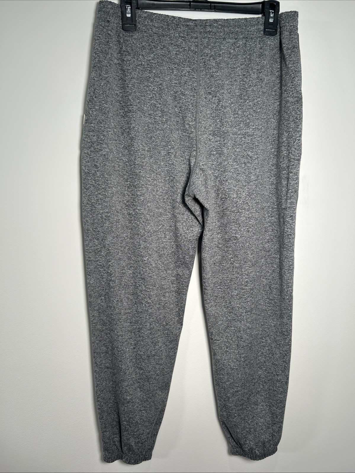 Vuori Boyfriend Jogger Pants Knit Sweatpants Heather Gray Women’s Medium VW457