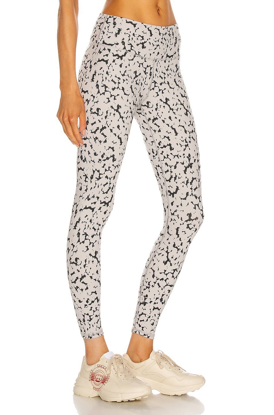 VARLEY Century 25″ Legging Size Large