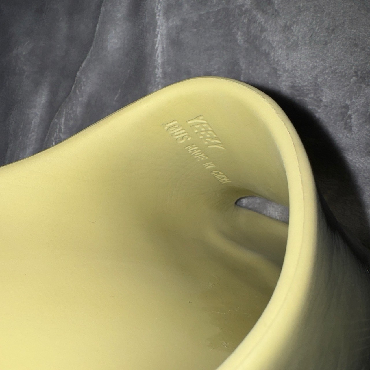 Yeezy Slide Men’s US 10