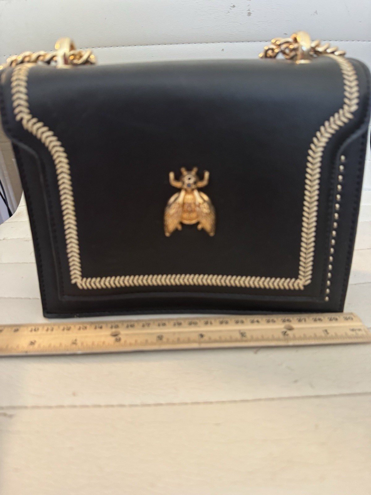 Black Crossbody Bag Zip Closure Gold Tone Hardware Chain Strap Detachable Strap