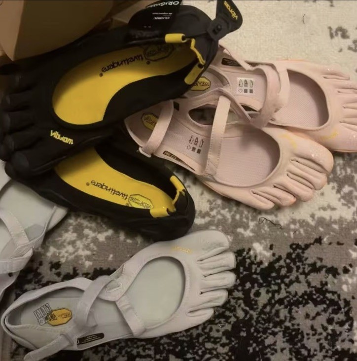 VIBRAM Five-finger Shoes Yoga Pilates Women’s Sports & Dance- Breathable Shoe