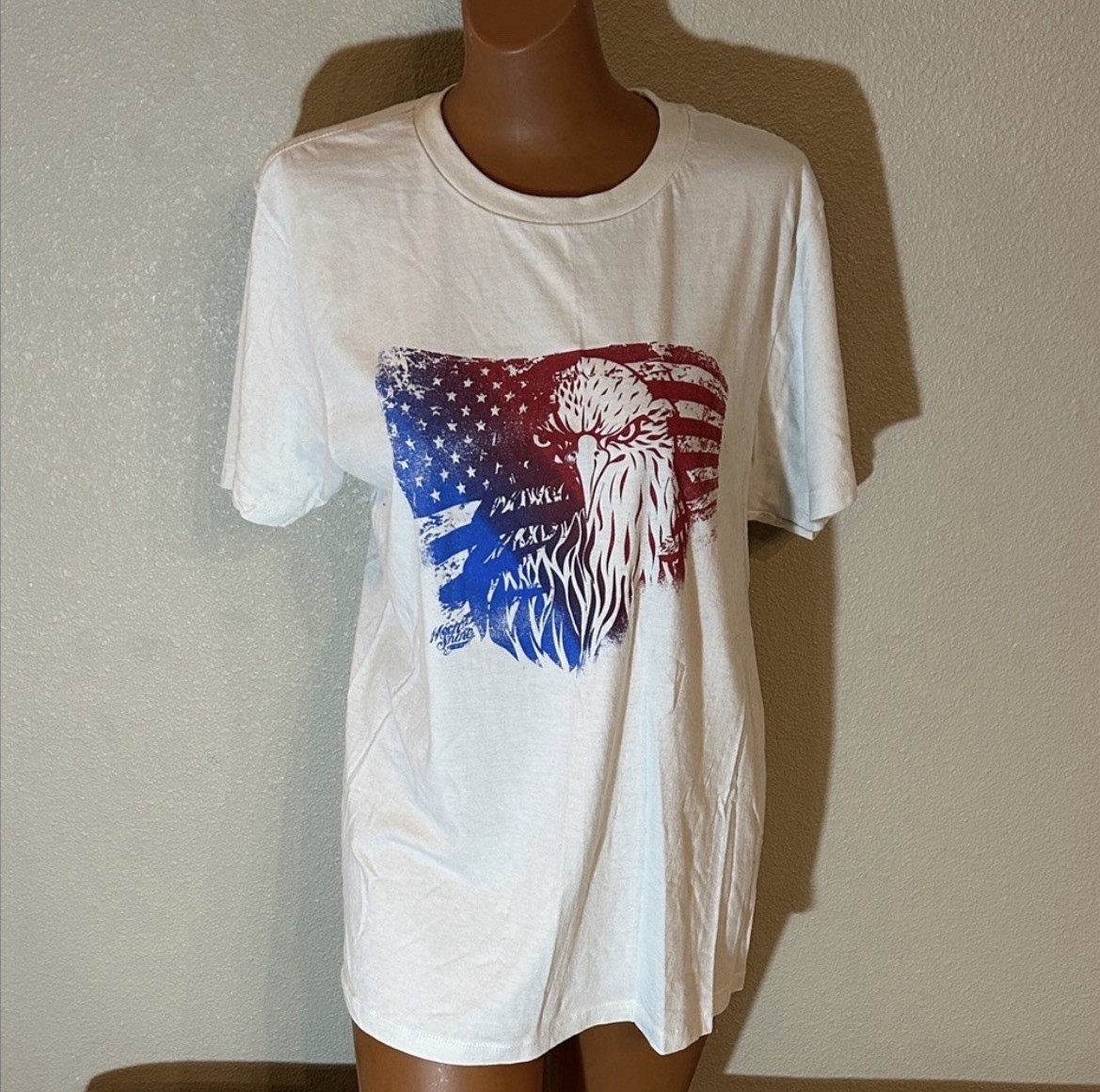 Moon Shine Men’s White Eagle Flag Graphic Crew Neck T-Shirt Size M