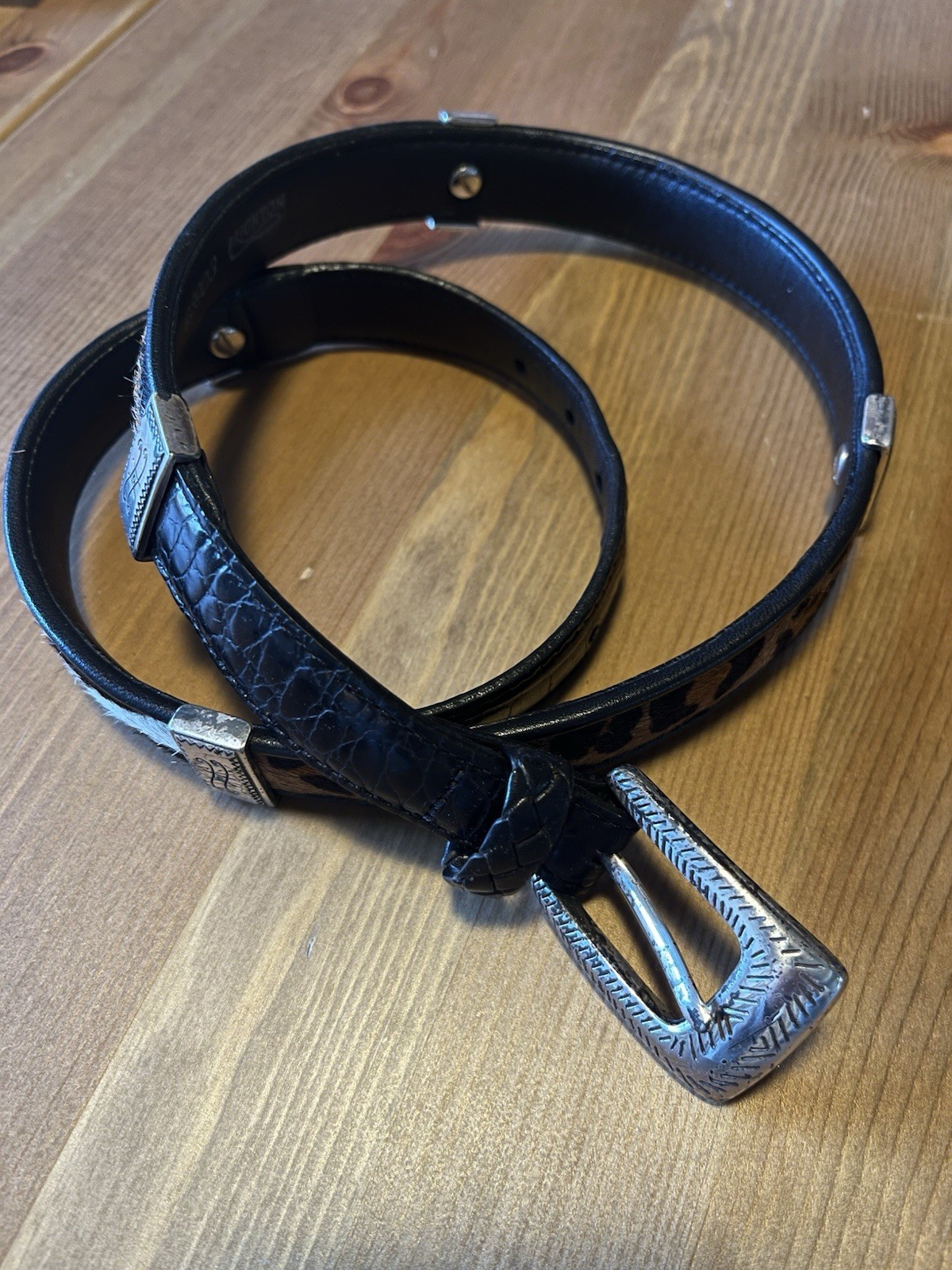 Lucky Brand 1.25” Wide Black Cut Out Black Leather Belt With Circular Buckle