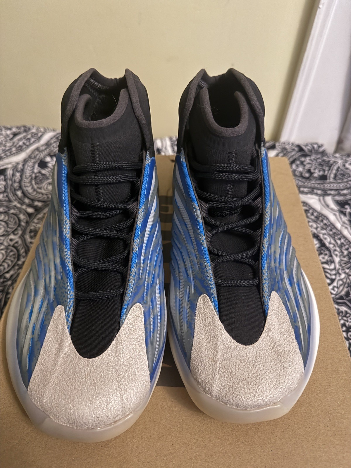 Adidas Yeezy Quantum Frozen Blue Basketball Shoes Men’s Size 11 Barely Used