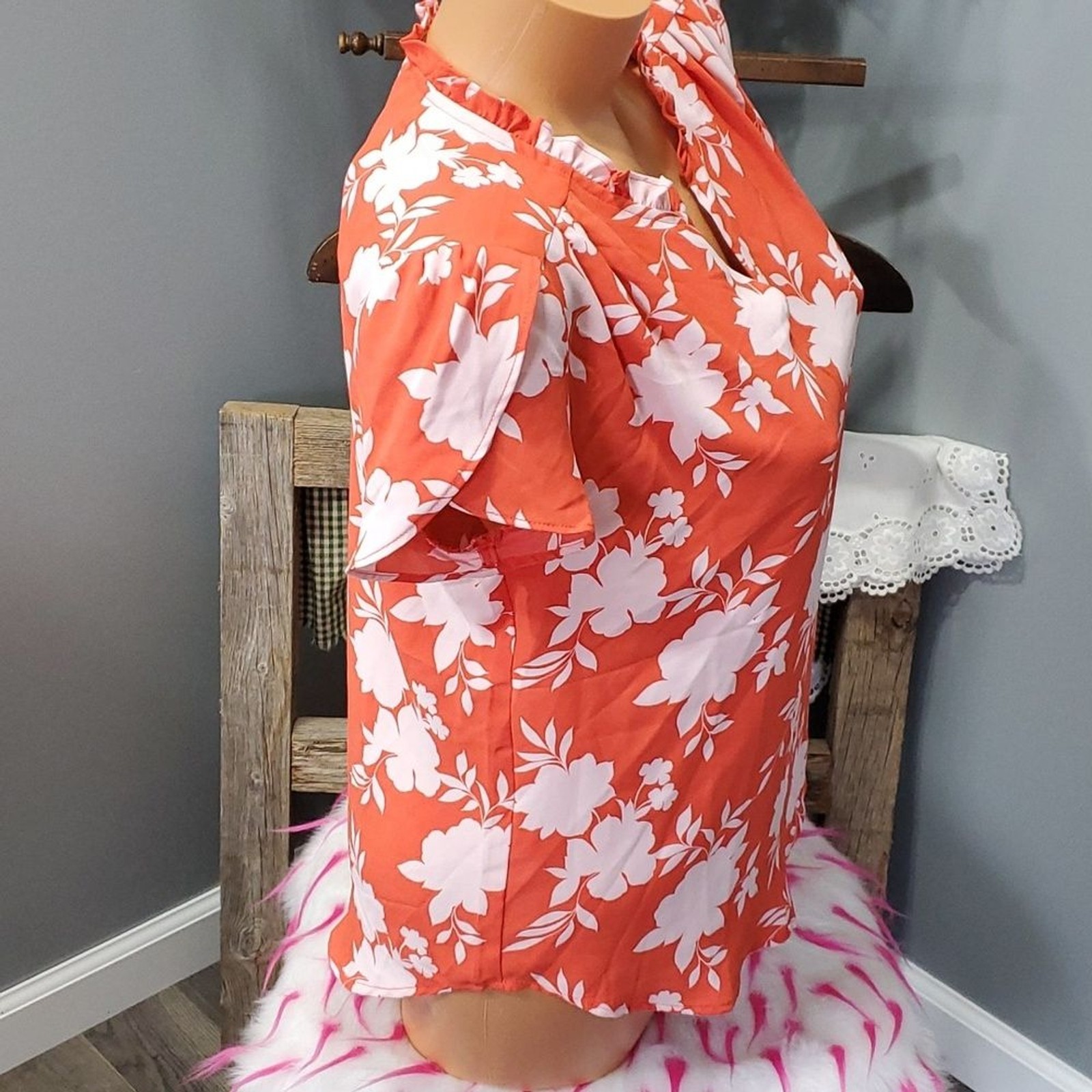 41 Hawthorn floral ruffle top S EUC