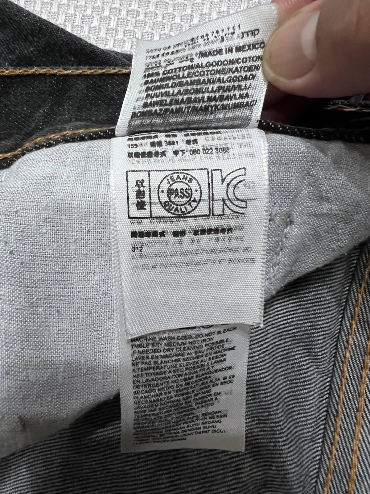 Levi’s 501 Original Fit Jeans Men’s 42×30 Black Wash Button Fly Made in Mexico