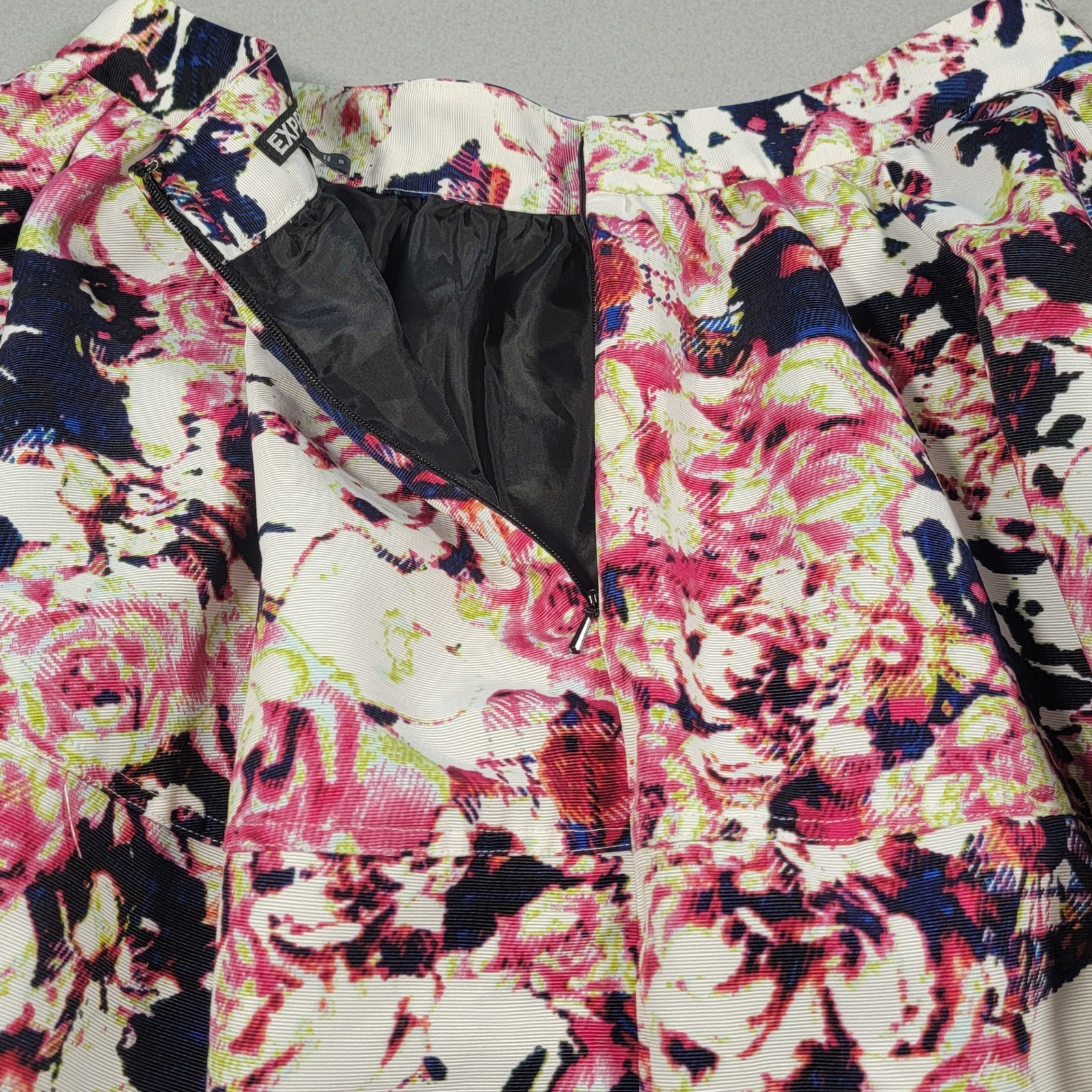 Express Floral Print Mini Skirt Womens Size 10 White Pink Blue Lined Pockets