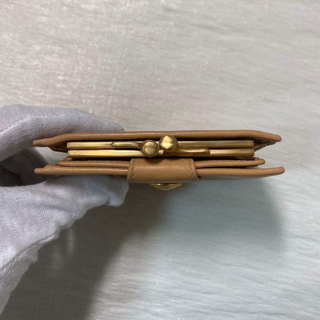 Rare limited edition excellent condition GUCCI two fold compact symbol coin purs