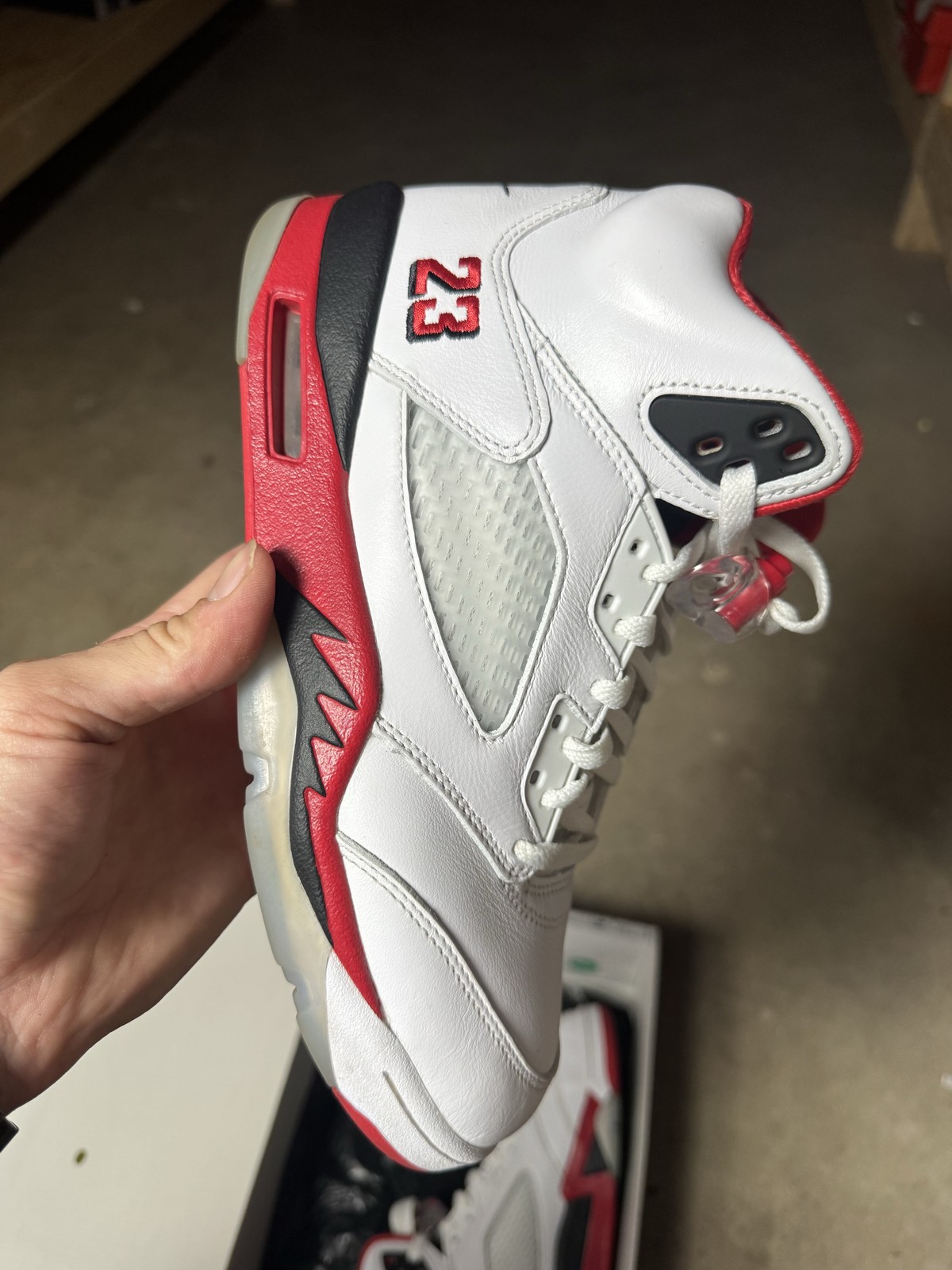 Size 8M/9.5W – Jordan 5 Retro Fire Red Black Tongue (2025) HQ7978-101 Pre-Owned