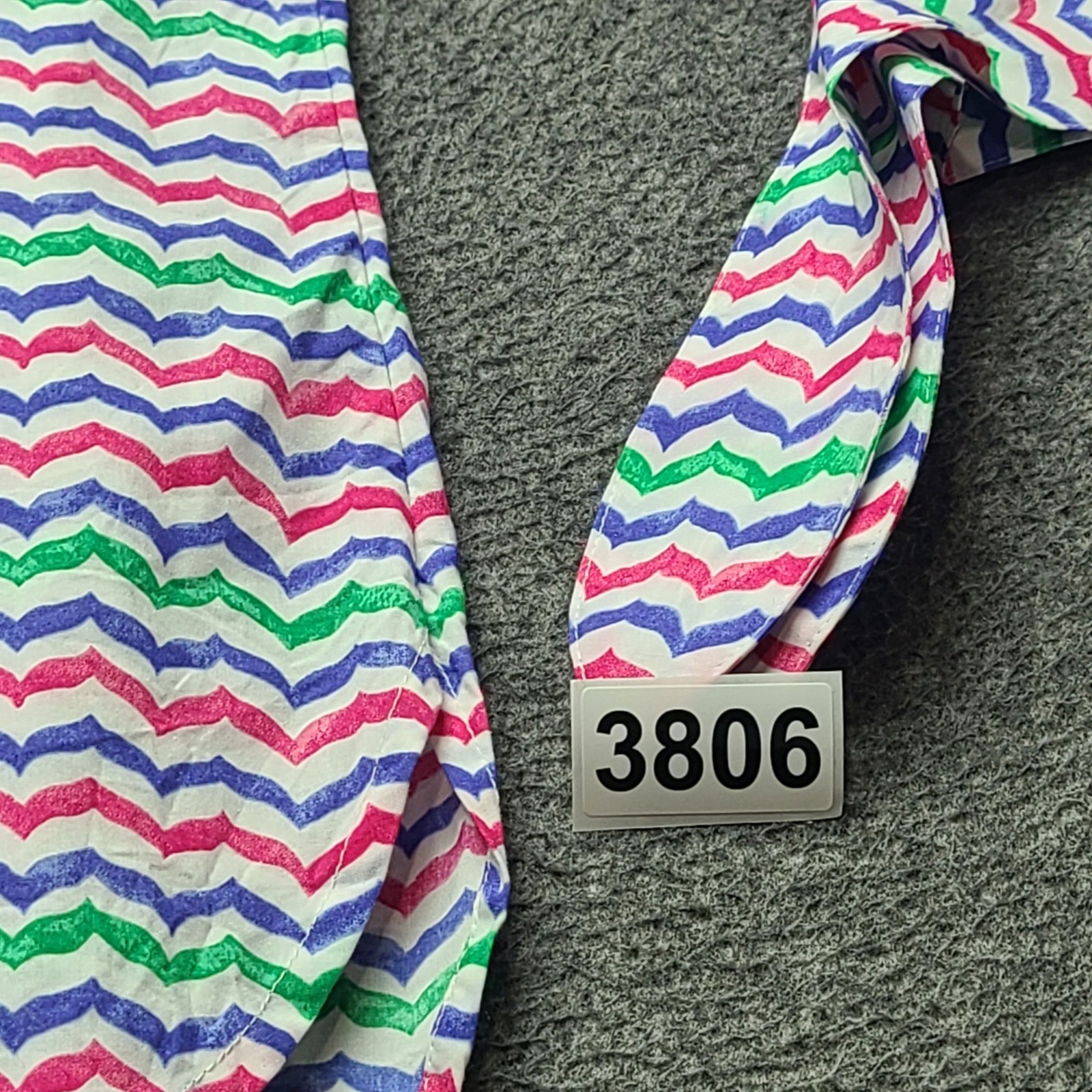 Talbots Blouse Womens Medium Multi Chevron Excellent Tie Bell Sleeve Cotton Top