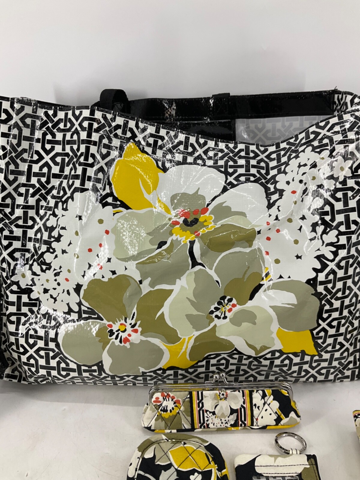 12 PIECES Vera Bradley Dogwood Pattern Travel Set Tote Cosmetic Bag Wallet Case