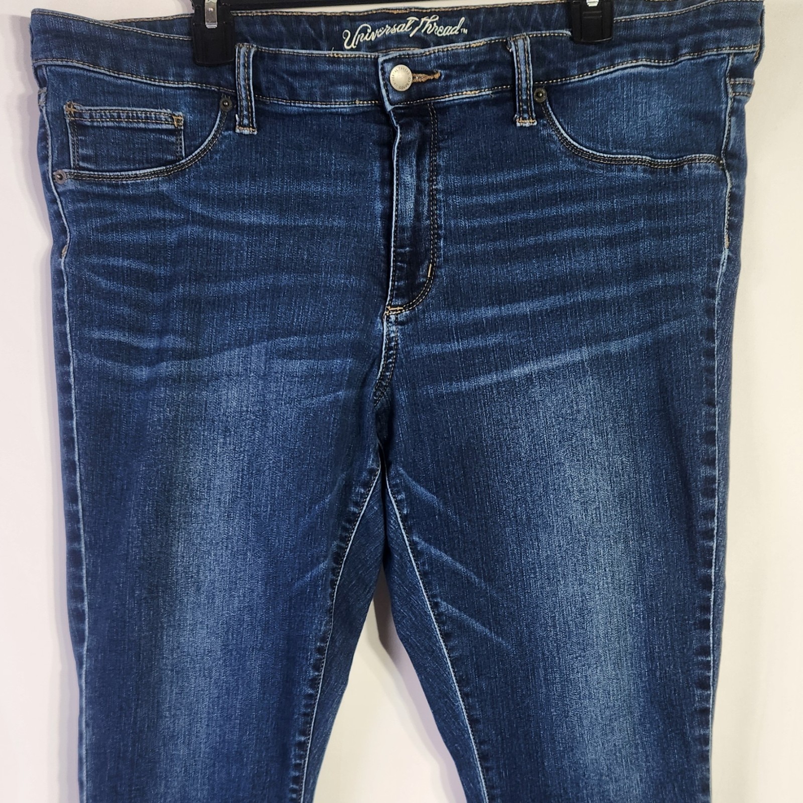Universal Thread Mid Rise Skinny Jeggings Medium Wash – Size 18