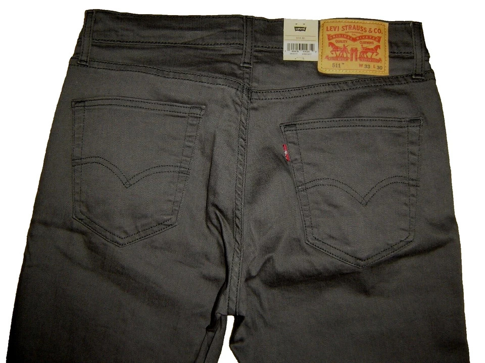 NWT Levi’s 511 jeans 33 x 30 Slim Fit Retail $80 Style # 04511-2272