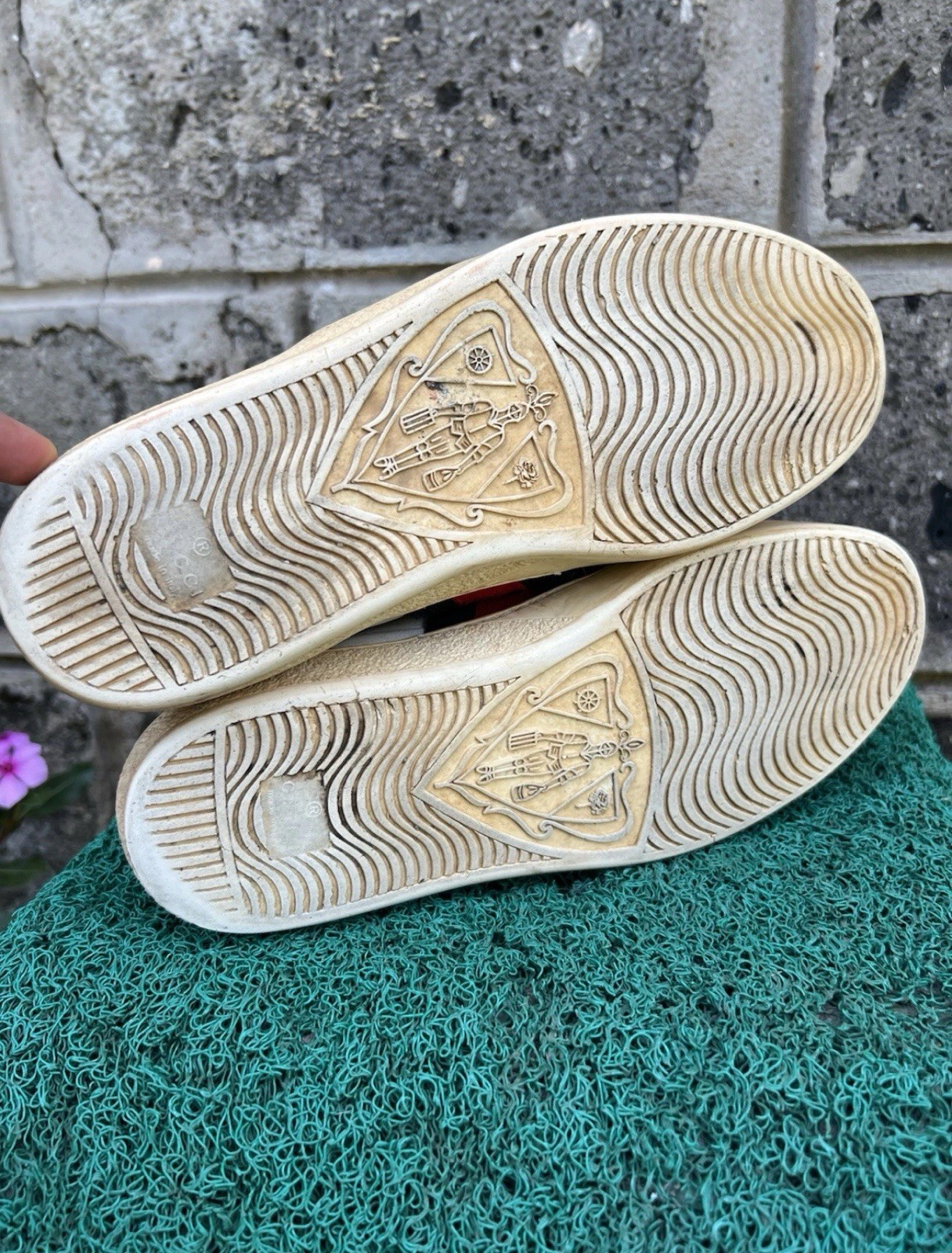 Gucci White 322749 Men’s Leather Slip-on with Web Sneakers U.S 6