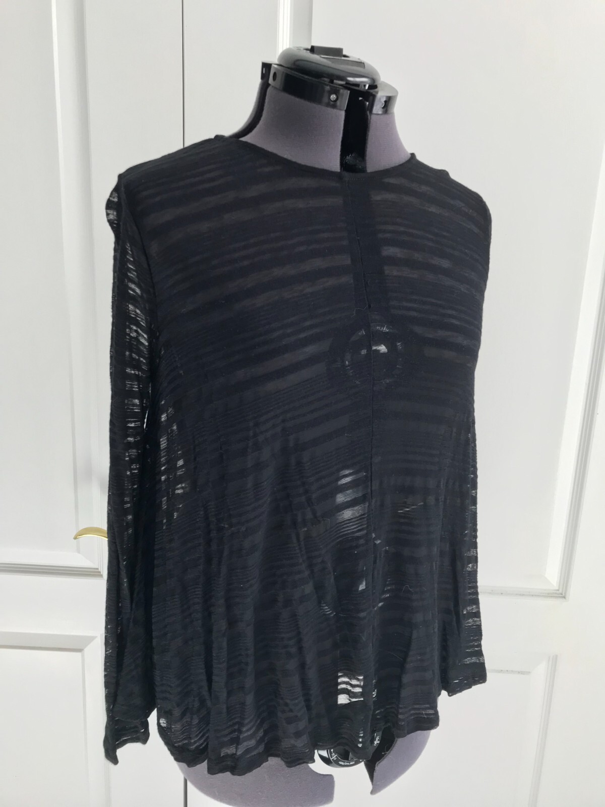 Old Navy Sheer/Semi-Sheer Black Striped Flared Top Long Sleeved, Size: Med Tall