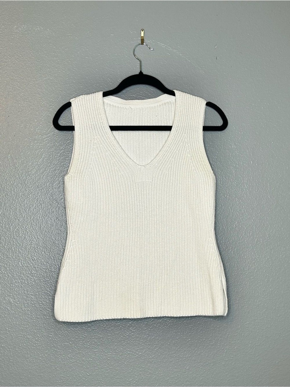 Sleeveless V-Neck Knit in White – Classic Preppy Old Money Capsule Tank Medium