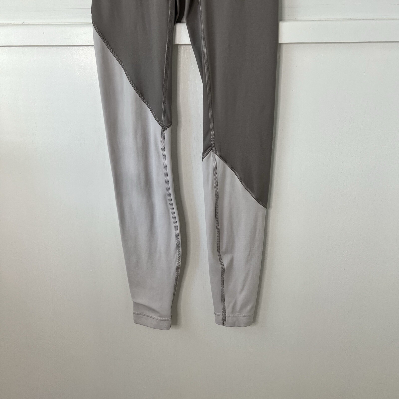 Lululemon Speed Wunder Tight Asym Half Moon/Light Chrome Size 2