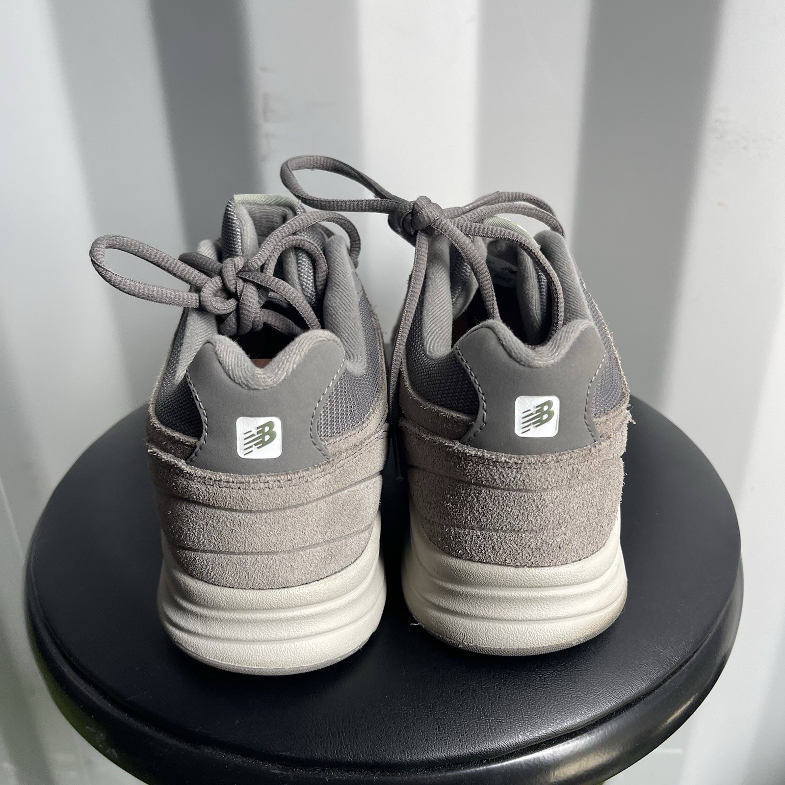 New Balance 877 V1 Shoes Men Size 9 Women 10.5 Gray MW877GT
