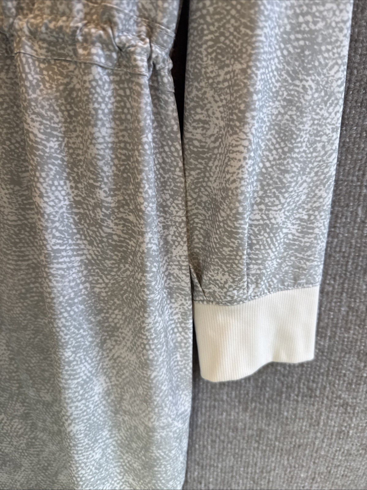 ATHLETA Dress Womens Size M Zuma Shirtdress V-Neck Gray Drawstring Stretch EUC