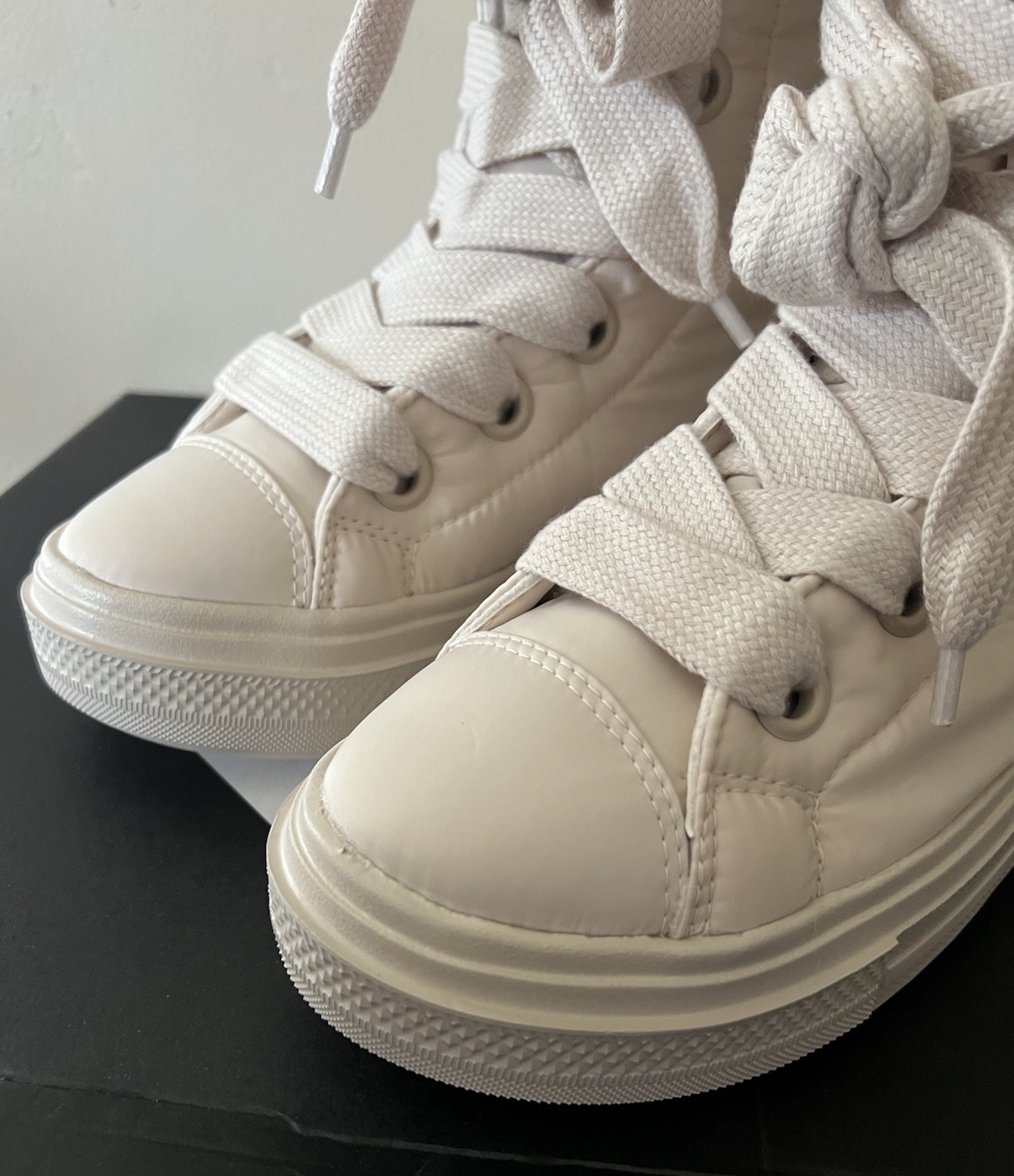 Converse CTAS Elements Boots X Hi Light Dune/Ivory A14273C Women’s Size 8 BNIB