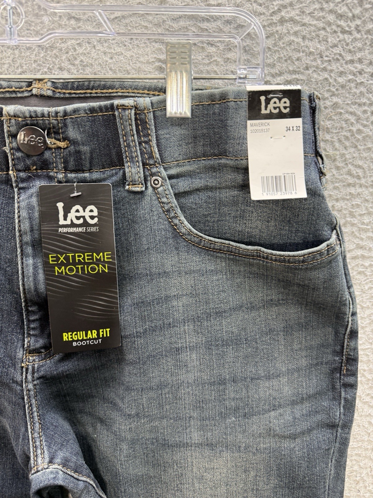 Lee Jeans Mens 34×32 Blue Extreme Motion Regular Fit Bootcut Distressed NEW