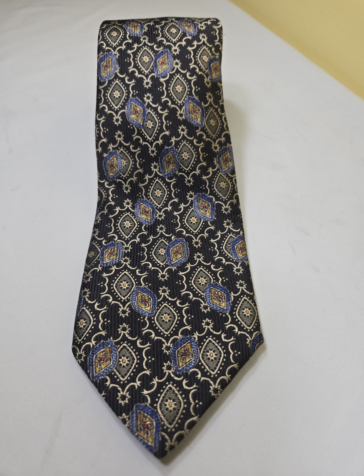 Robert Talbott Men’s Silk Woven Geometric Pointed Tie Black Blue Gold