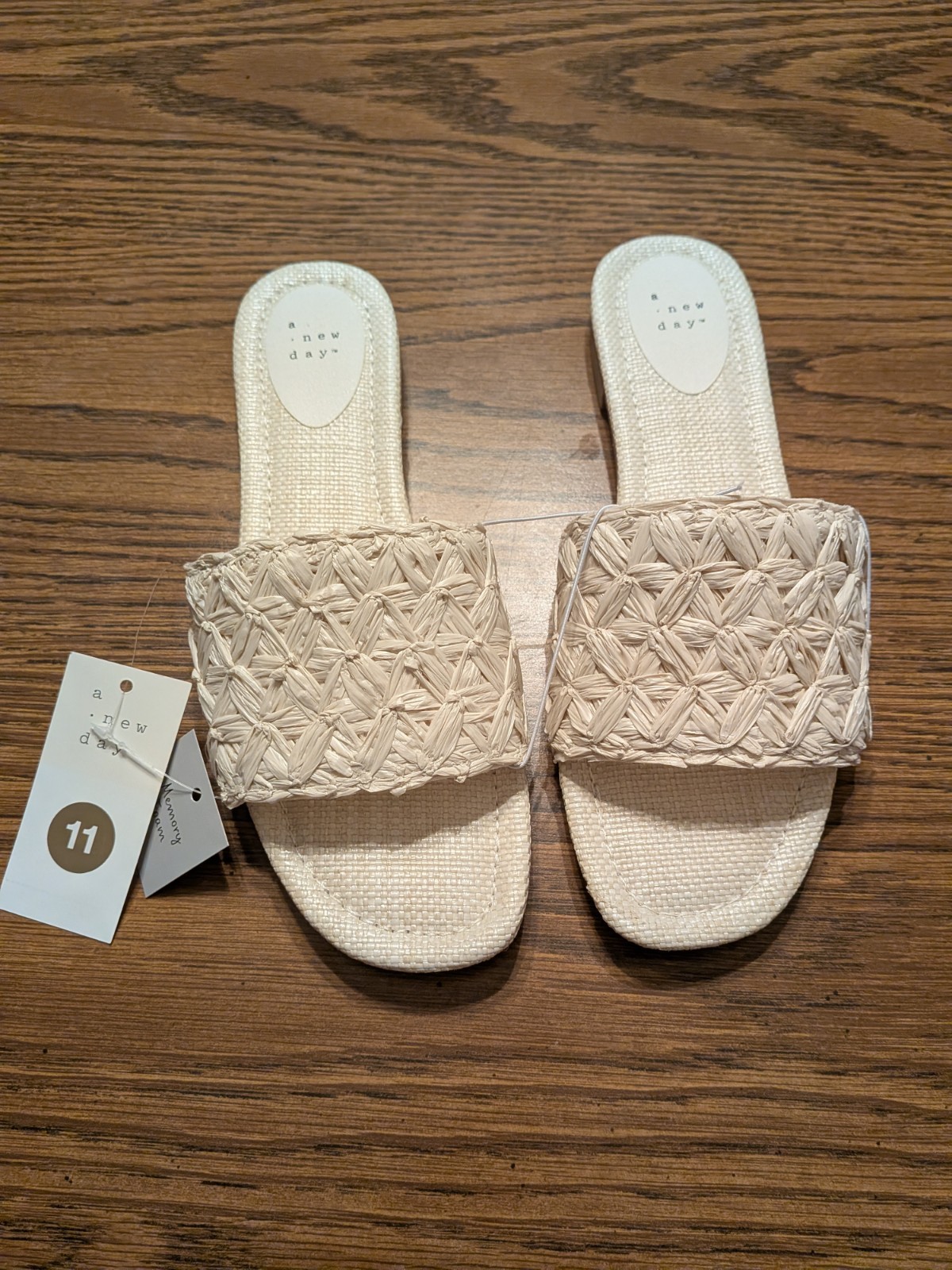 NWT A New Day Ariella Raffia Woven Slide Sandals Memory Foam Ivory White Size 11