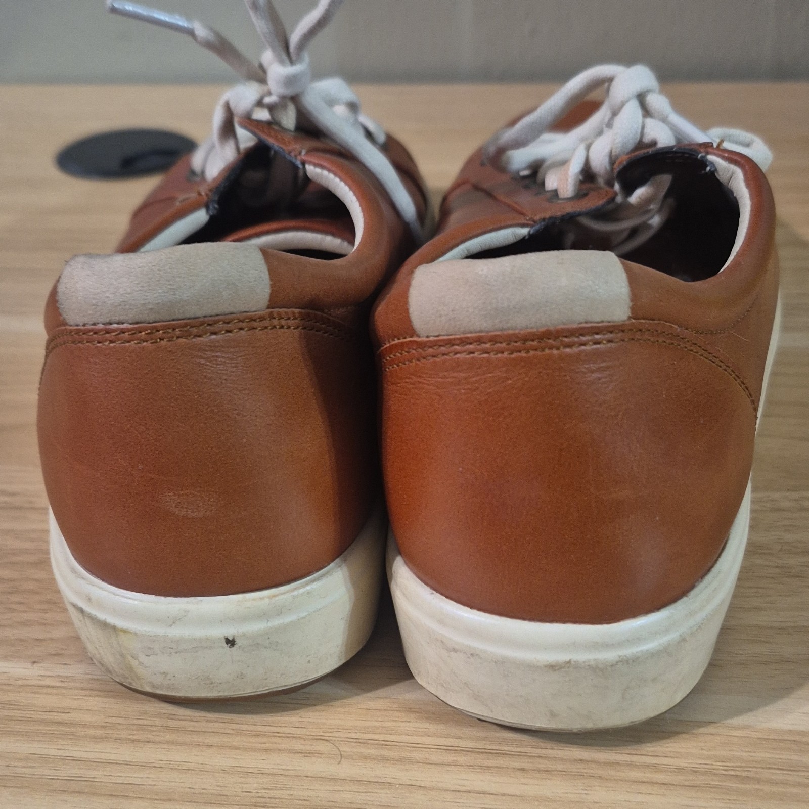 ECCO Men’s Brown Leather Lace-Up Casual Sneakers Round Toe US 9 Pre-Owned