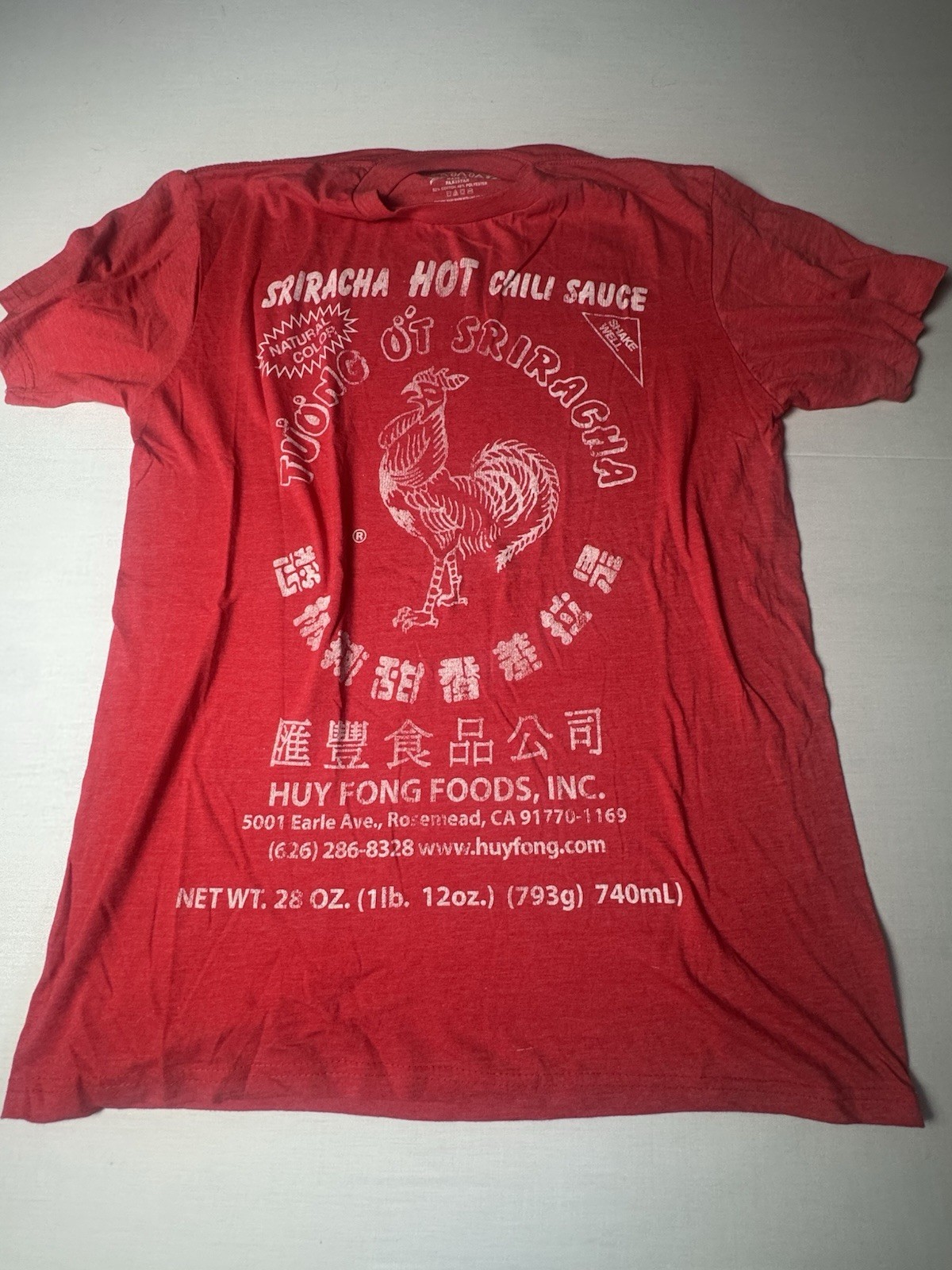Sriracha Shirt Mens Large Red Graphic Tee Savvy Huy Fong Foods Hot Chili Sauce